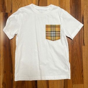 Like new Burberry T-shirt